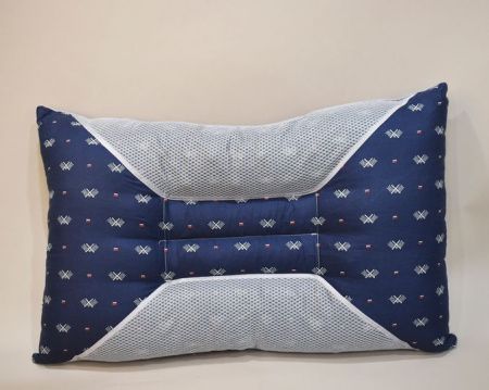 Подушка ортопедическая с магнитными аппликаторами и семенами кассии (синяя) 3